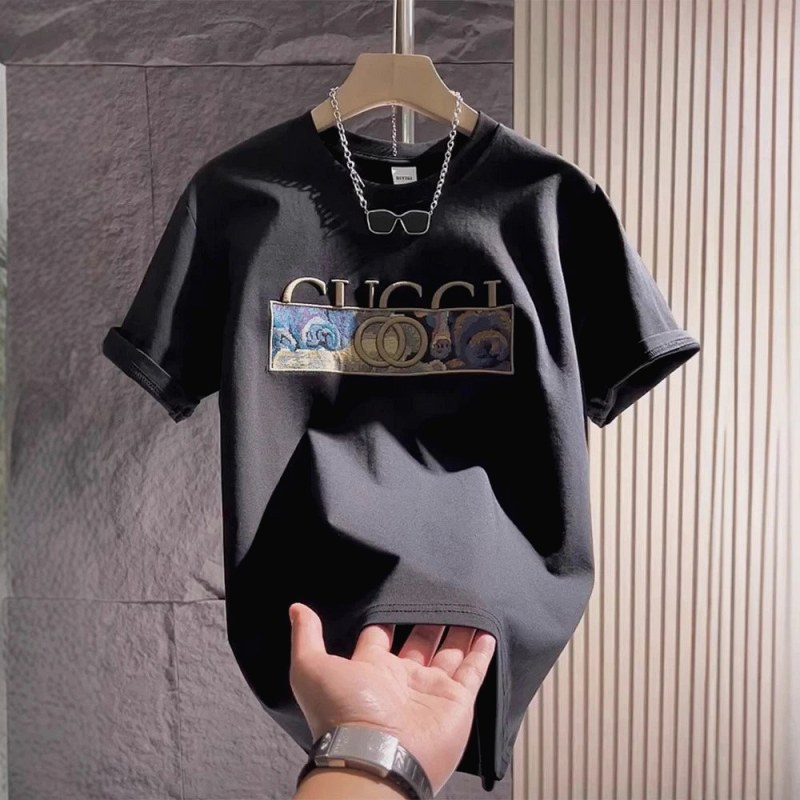 Gucci Black Tee, Bench-Tested: Where the Print Lands and What the Tape Measure Says